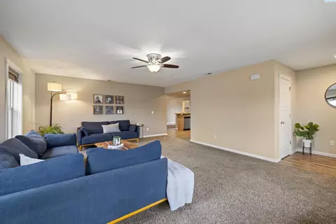 5613 Denver Dr, Pasco, WA 99301 photo 4