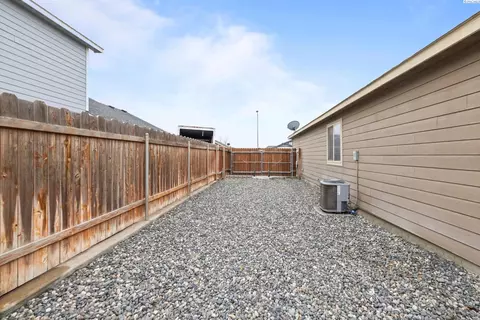 5613 Denver Dr, Pasco, WA 99301 photo 17