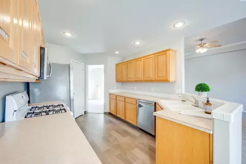 Kitchen - 420 NW Thomas St, Pullman, WA 99163 photo 3 of 3