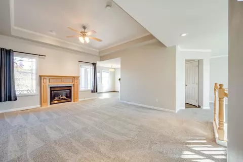 Living - 420 NW Thomas St, Pullman, WA 99163 photo 3 of 6
