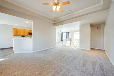 Living - 420 NW Thomas St, Pullman, WA 99163 photo 2 of 6