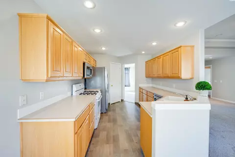 Entry Way - 420 NW Thomas St, Pullman, WA 99163 photo 1 of 1