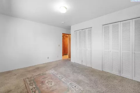 Bedroom - 1480 NW Orion Dr, Pullman, WA 99163 photo 2 of 4
