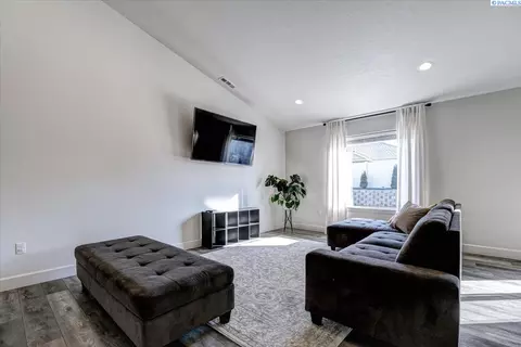 4305 Chilcotin Ln, Pasco, WA 99301 photo 5