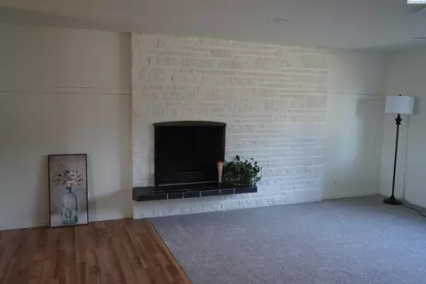 935 SE High St, Pullman, WA 99163 photo 2