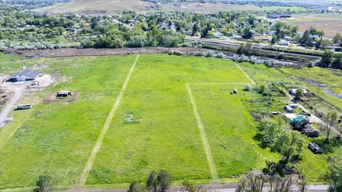 62727 E Grover Pr NE, West Richland, WA 99353