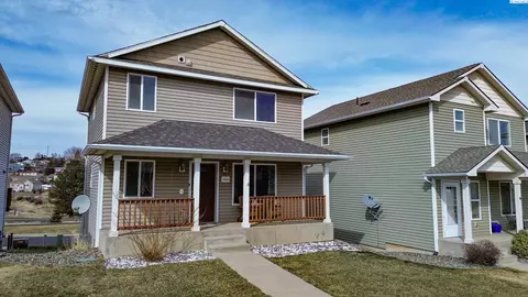 1060 SW Lost Trail Dr, Pullman, WA 99163 photo 1