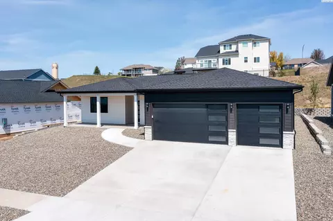 Exterior - 590 SW Cayuse St, Pullman, WA 99163 photo 1 of 8