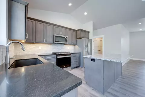 Kitchen - 590 SW Cayuse St, Pullman, WA 99163 photo 2 of 4