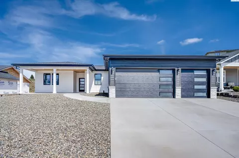 Exterior - 590 SW Cayuse St, Pullman, WA 99163 photo 4 of 8