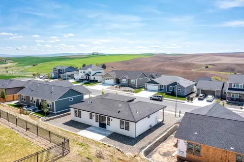 View/Area - 590 SW Cayuse St, Pullman, WA 99163 photo 1 of 5