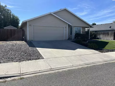 7704 Estevan Dr, Pasco, WA 99301 photo 3