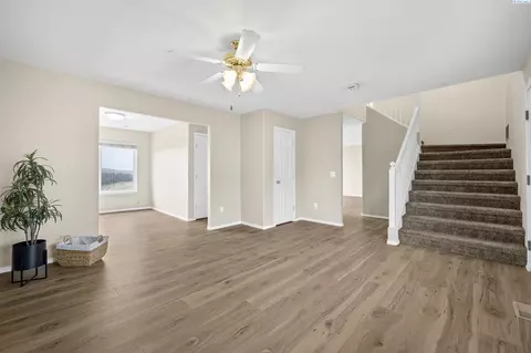 1925 NW Ventura, Pullman, WA 99163 photo 2