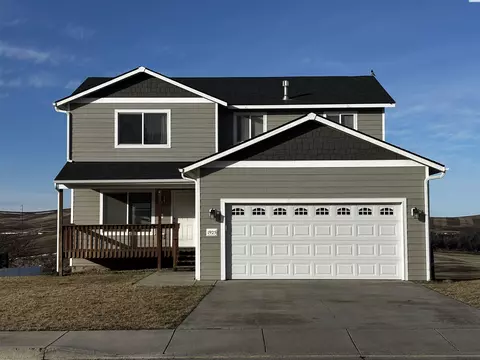 1925 NW Ventura, Pullman, WA 99163 photo 1