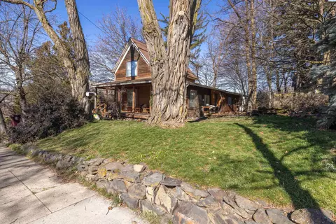 310 NE Ash St, Pullman, WA 99163 photo 2