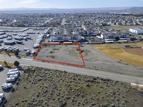 9145 Stthomas Dr, Pasco, WA 99301 photo 2