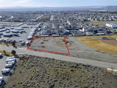 9145 Stthomas Dr, Pasco, WA 99301