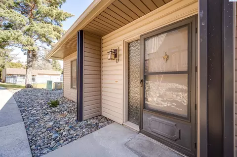 600 SW Crestview #17, Pullman, WA 99163 photo 1