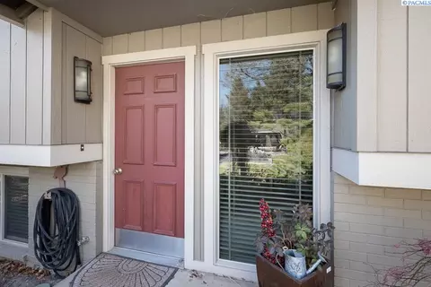 355 NW Thomas St, Pullman, WA 99163 photo 2