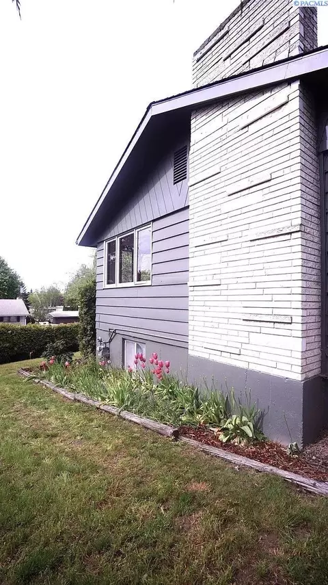 Exterior - 232 NW Timothy, Pullman, WA 99163 photo 5 of 7