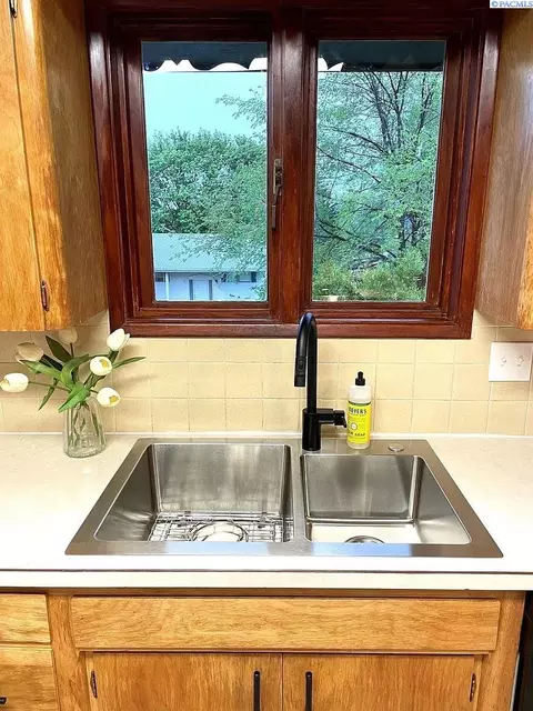 Kitchen - 232 NW Timothy, Pullman, WA 99163 photo 1 of 3