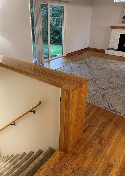 Living - 232 NW Timothy, Pullman, WA 99163 photo 4 of 5