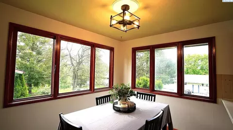 Dining - 232 NW Timothy, Pullman, WA 99163 photo 2 of 2
