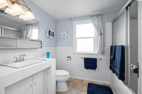 Bath - 809 S Mill St, Colfax, WA 99111 photo 2 of 2