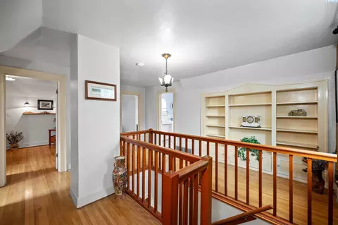 Entry Way - 809 S Mill St, Colfax, WA 99111 photo 1 of 3