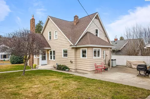 Exterior - 809 S Mill St, Colfax, WA 99111 photo 4 of 8