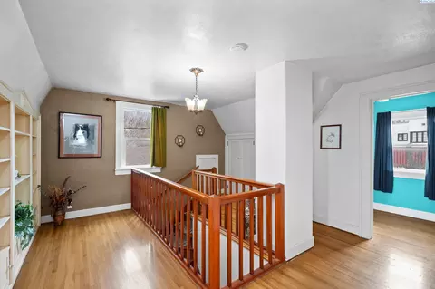 Entry Way - 809 S Mill St, Colfax, WA 99111 photo 2 of 3