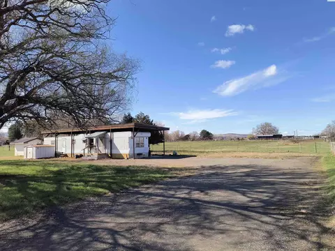 17904 S Haney Rd, Kennewick, WA 99337