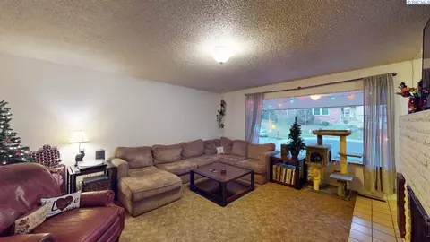 645 SW Dawnview Ct, Pullman, WA 99163 photo 2