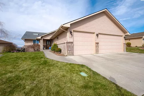 203 Willow Ct, Pasco, WA 99301 photo 1
