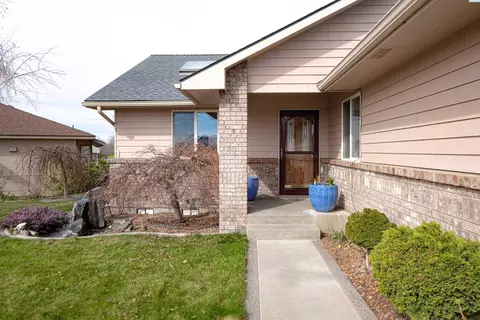 203 Willow Ct, Pasco, WA 99301 photo 2
