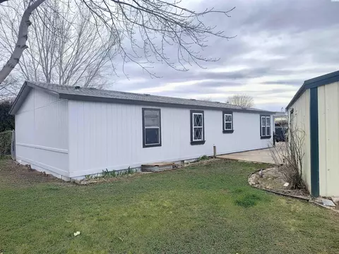 8213 W Ruby St, Pasco, WA 99301 photo 3