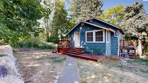 560 SE Taylor St, Pullman, WA 99163 photo 1