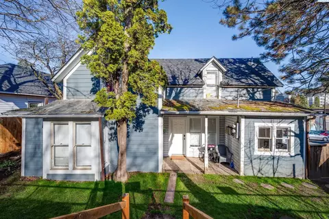 215 SE Spring St, Pullman, WA 99163 photo 1