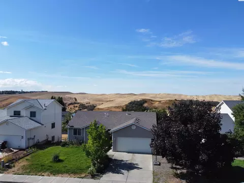 1915 NW Bella Vis, Pullman, WA 99163 photo 1