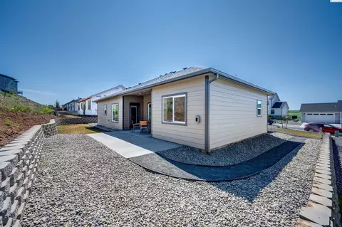 Exterior - 630 SW Cayuse, Pullman, WA 99163 photo 2 of 5