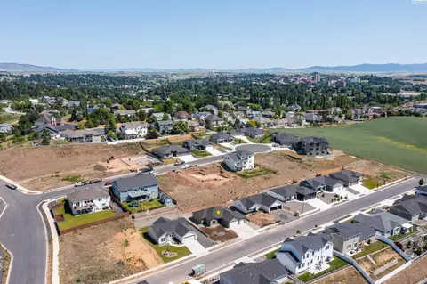 View/Area - 630 SW Cayuse, Pullman, WA 99163 photo 4 of 6