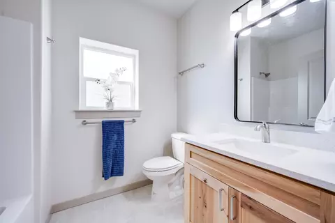 Bath - 630 SW Cayuse, Pullman, WA 99163 photo 4 of 4