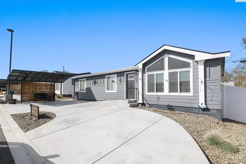 1161 N Harrison Pl, Kennewick, WA 99336