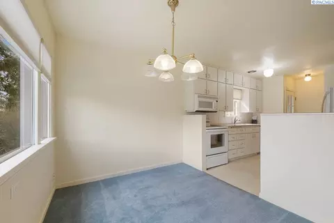 275 SW Shirley, Pullman, WA 99163 photo 4