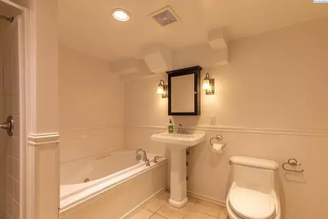 Bath - 525 SE Water St, Pullman, WA 99163 photo 1 of 4