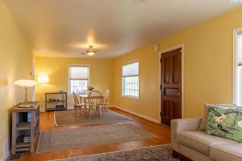 Living - 525 SE Water St, Pullman, WA 99163 photo 2 of 2