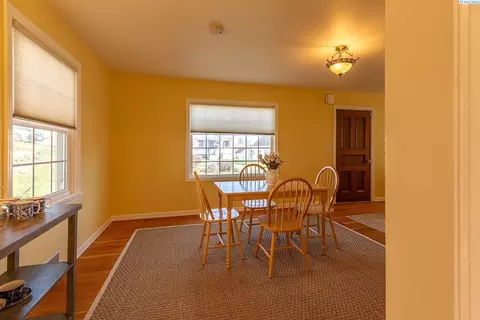 Dining - 525 SE Water St, Pullman, WA 99163 photo 4 of 4