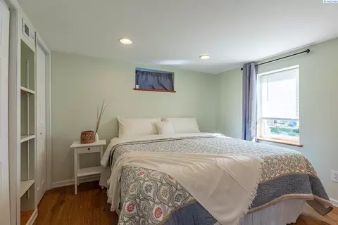 Bedroom - 525 SE Water St, Pullman, WA 99163 photo 2 of 8