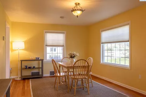 Dining - 525 SE Water St, Pullman, WA 99163 photo 2 of 4