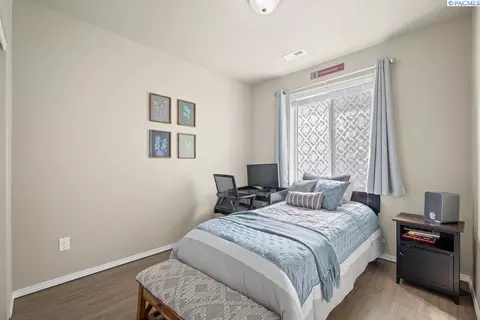 Bedroom - 690 SW Wheat Ridge Dr, Pullman, WA 99163 photo 1 of 3